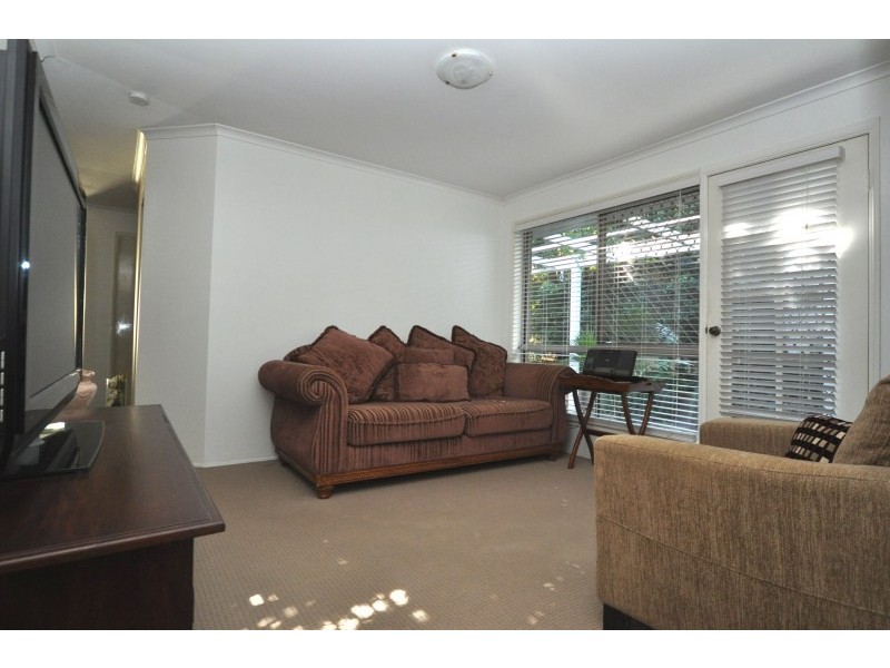 1/6 Jupiter Close, Labrador QLD 4215