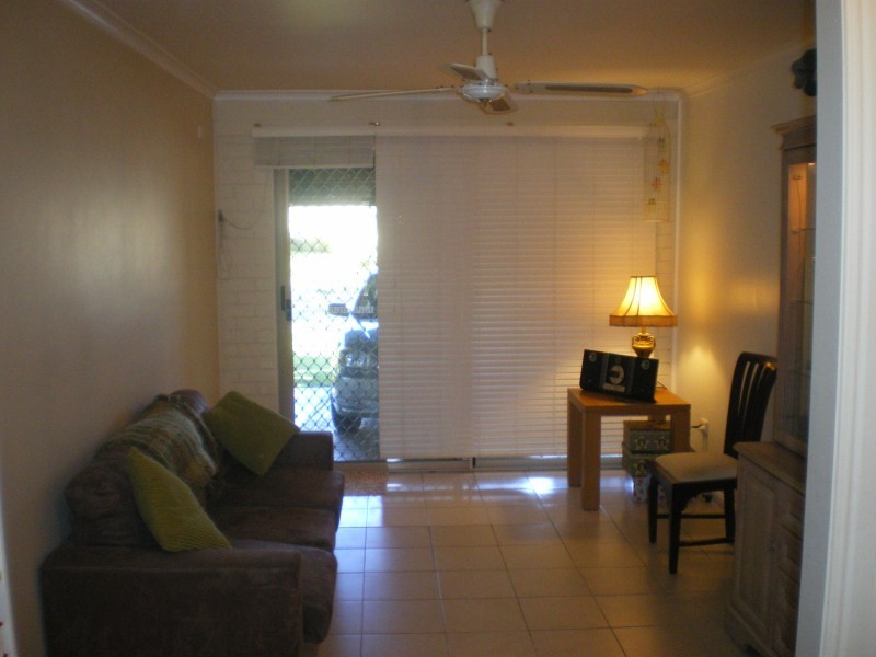 1/6 Jupiter Close, Labrador QLD 4215