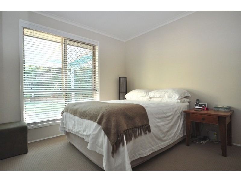 1/6 Jupiter Close, Labrador QLD 4215