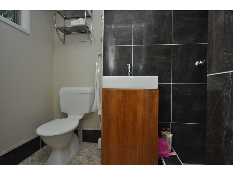 1/6 Jupiter Close, Labrador QLD 4215