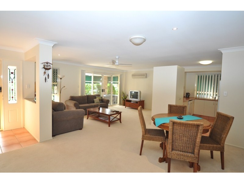 6/218 Central Street, Labrador QLD 4215