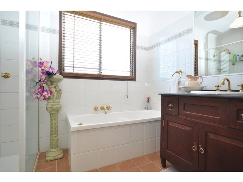 2/16 Chirn Crescent, Labrador QLD 4215