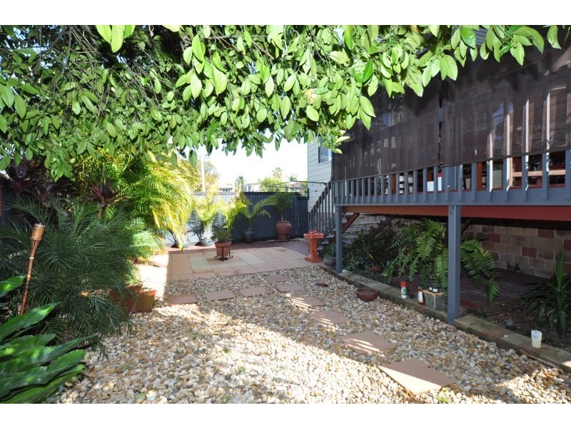 2/16 Chirn Crescent, Labrador QLD 4215