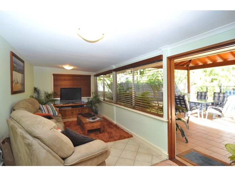 66 Usher Avenue, Labrador QLD 4215