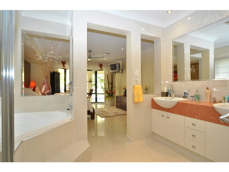 17 Rainbow Circuit, Coomera Waters QLD 4209