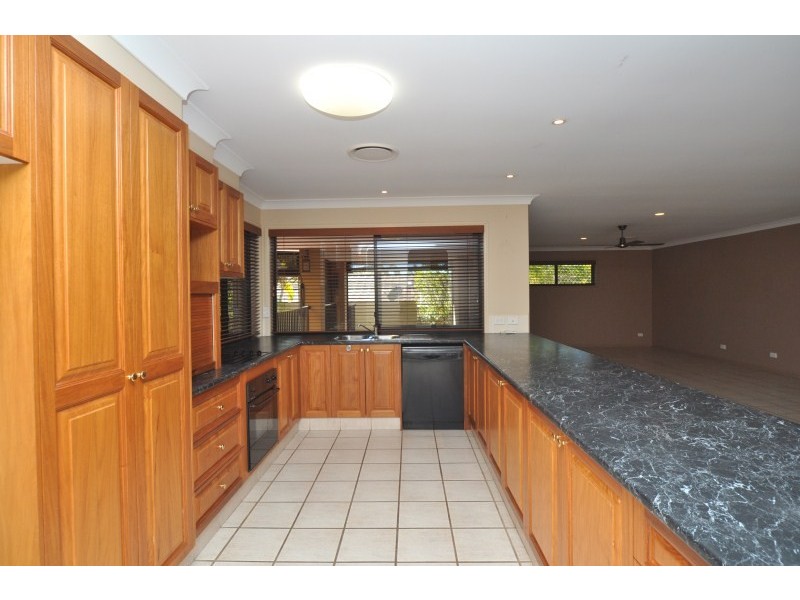 26 Petworth Court, Arundel QLD 4214