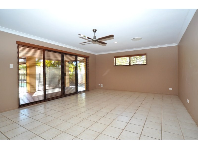 26 Petworth Court, Arundel QLD 4214