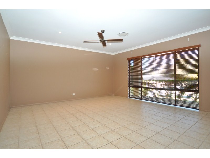 26 Petworth Court, Arundel QLD 4214