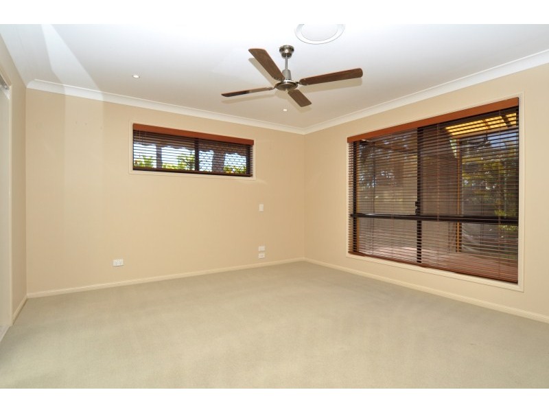 26 Petworth Court, Arundel QLD 4214