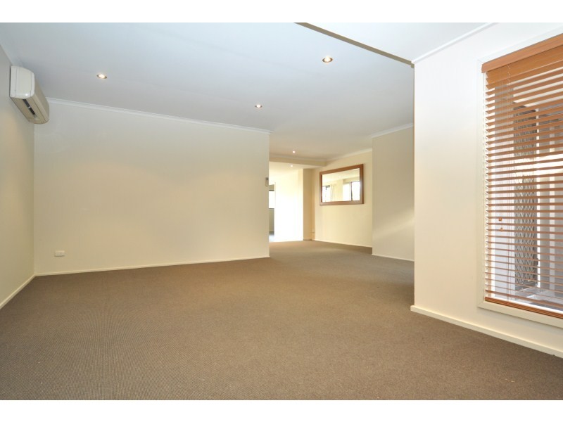 64 Ridgeway Avenue, Southport QLD 4215