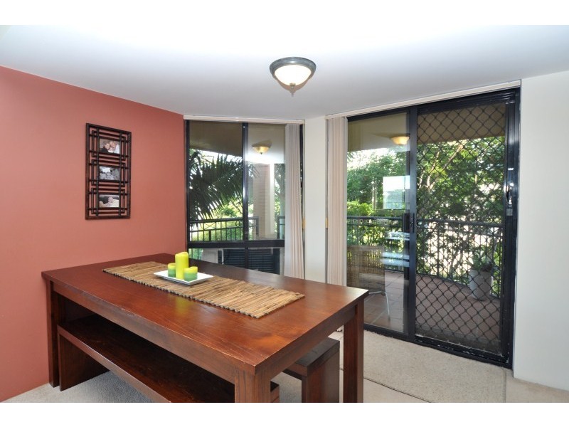 6/2 Madang Crescent, Runaway Bay QLD 4216