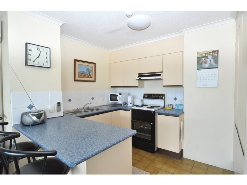 10B/114 Marine Parade, Southport QLD 4215