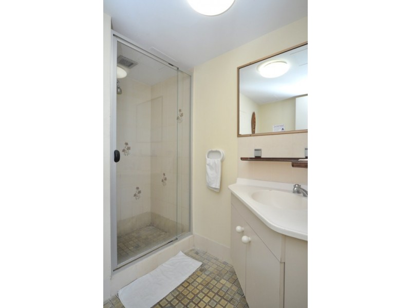 10B/114 Marine Parade, Southport QLD 4215