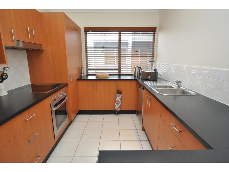 7/29 Proud Street, Labrador QLD 4215