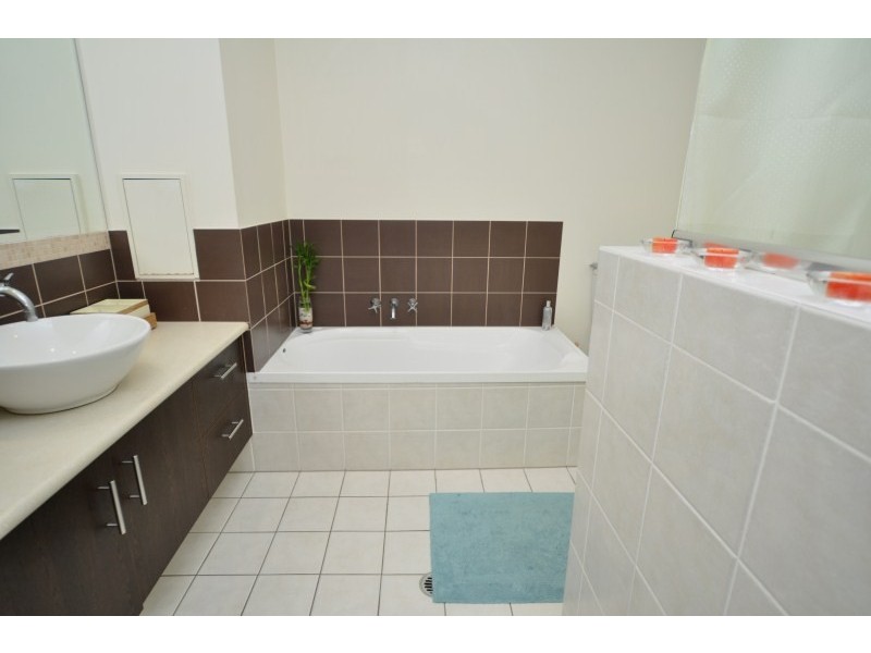 7/29 Proud Street, Labrador QLD 4215