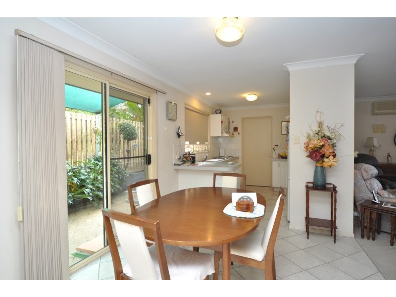 2/9 Chirn Crescent, Labrador QLD 4215