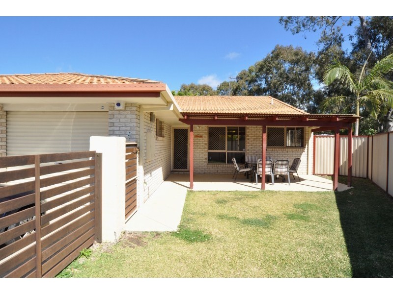 2/17 Pamela Court, Labrador QLD 4215