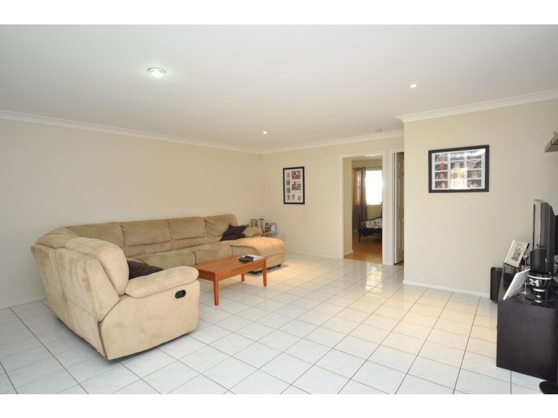 2/17 Pamela Court, Labrador QLD 4215