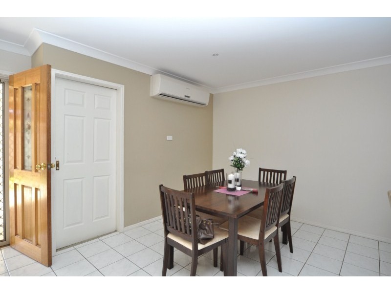 2/17 Pamela Court, Labrador QLD 4215