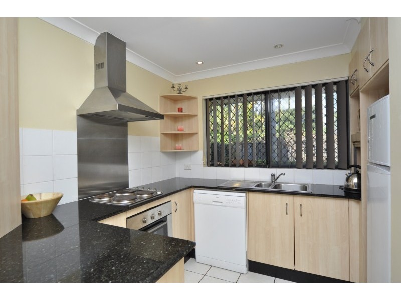 1/129 Muir Street, Labrador QLD 4215