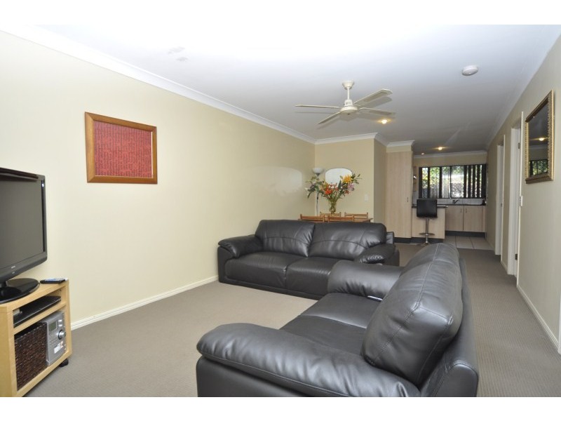 1/129 Muir Street, Labrador QLD 4215