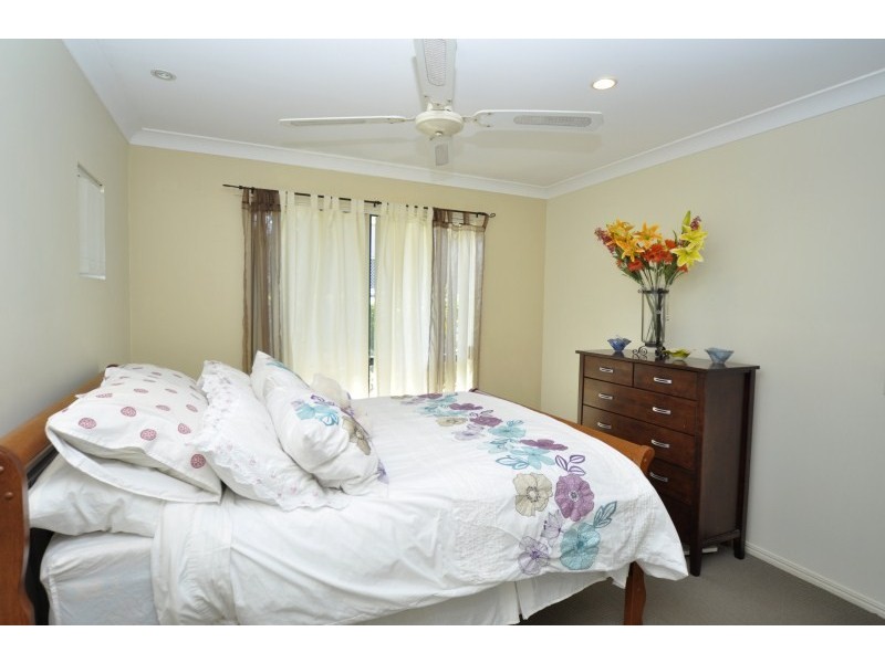 1/129 Muir Street, Labrador QLD 4215