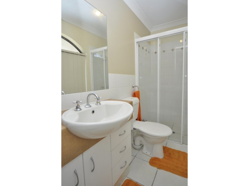 1/129 Muir Street, Labrador QLD 4215