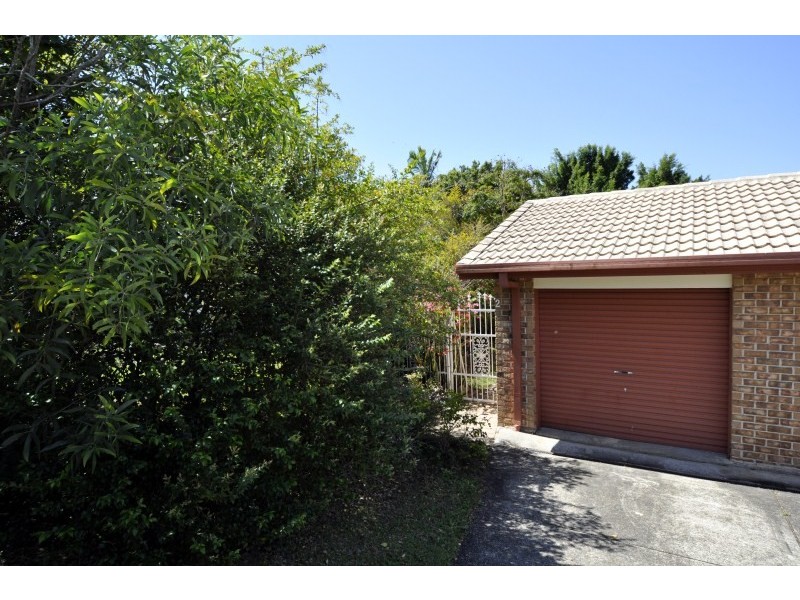 2/7 Liam Court, Labrador QLD 4215