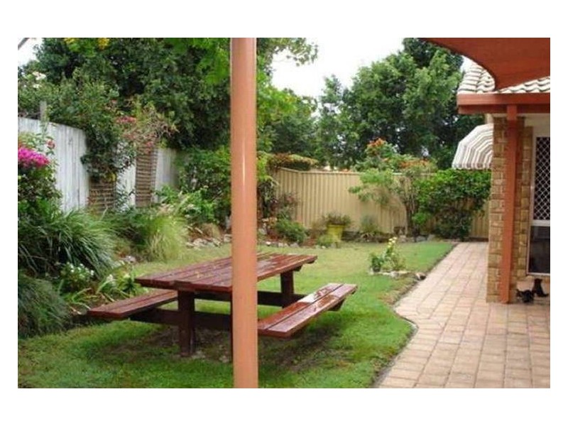 2/7 Liam Court, Labrador QLD 4215