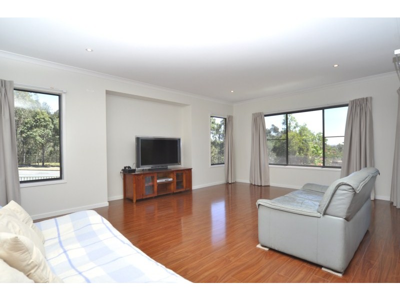 13 Neri Crescent, Arundel QLD 4214