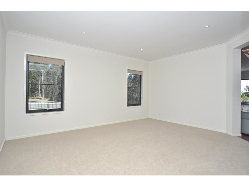 13 Neri Crescent, Arundel QLD 4214