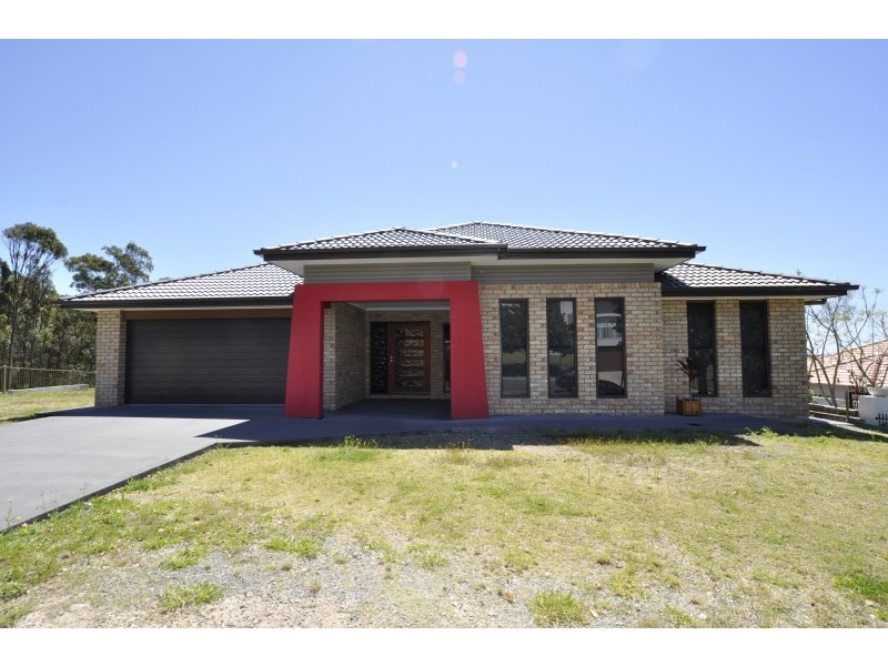 13 Neri Crescent, Arundel QLD 4214