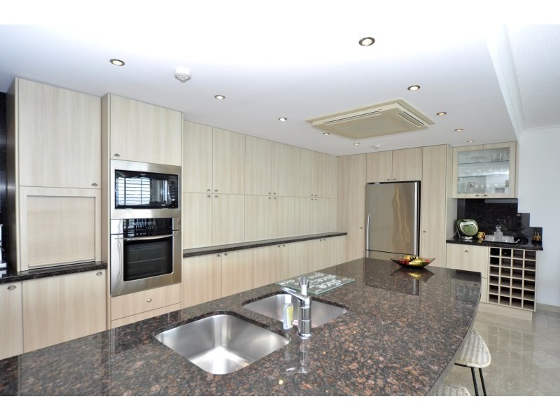 16B/114 Marine Parade, Southport QLD 4215