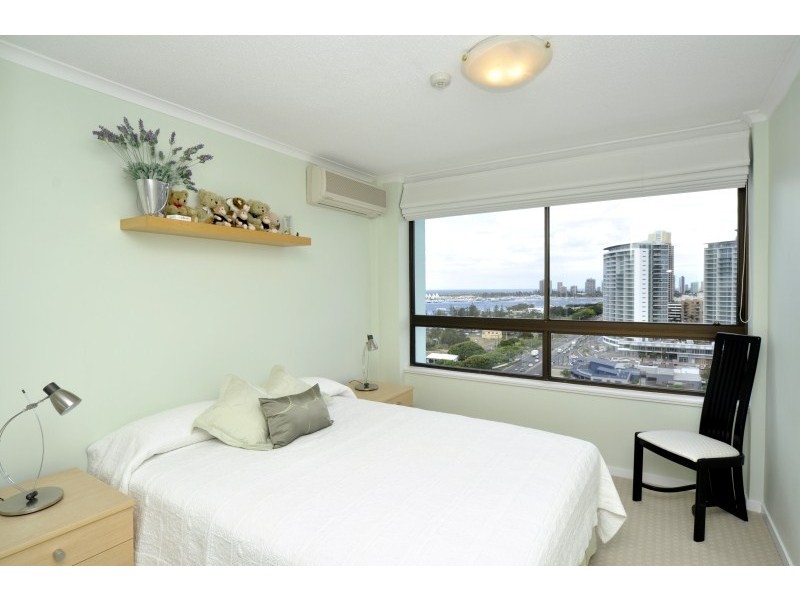 16B/114 Marine Parade, Southport QLD 4215