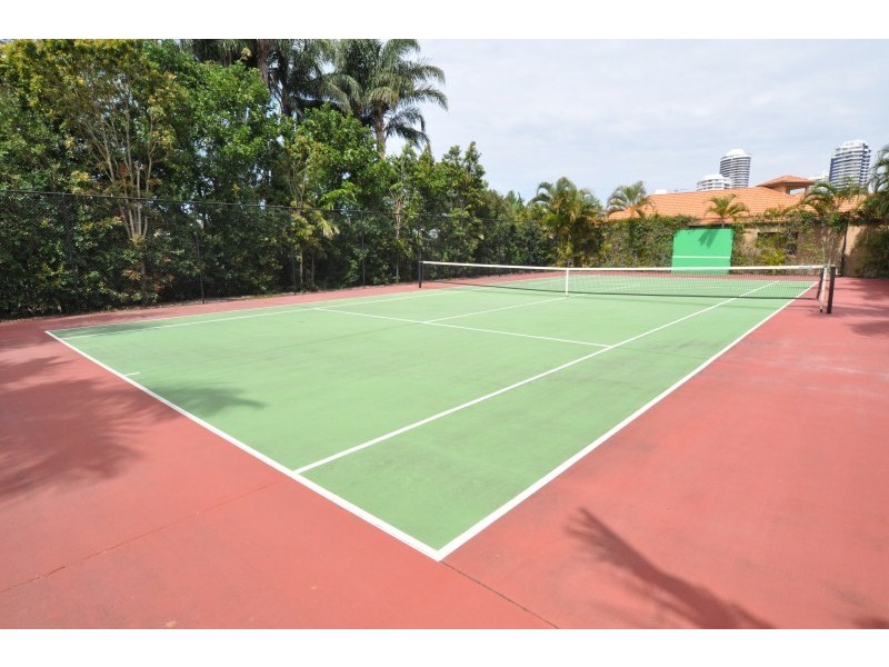 64/76 Bayview Street, Runaway Bay QLD 4216