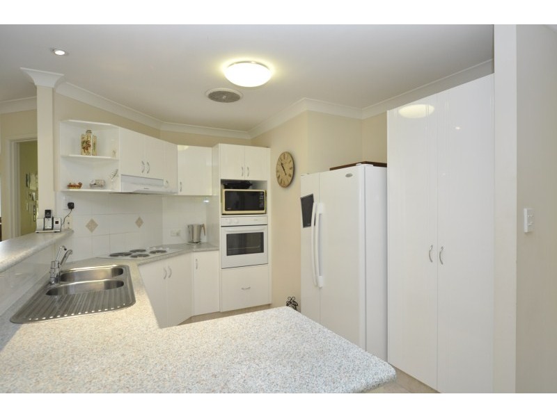 25 Leighanne Crescent, Arundel QLD 4214