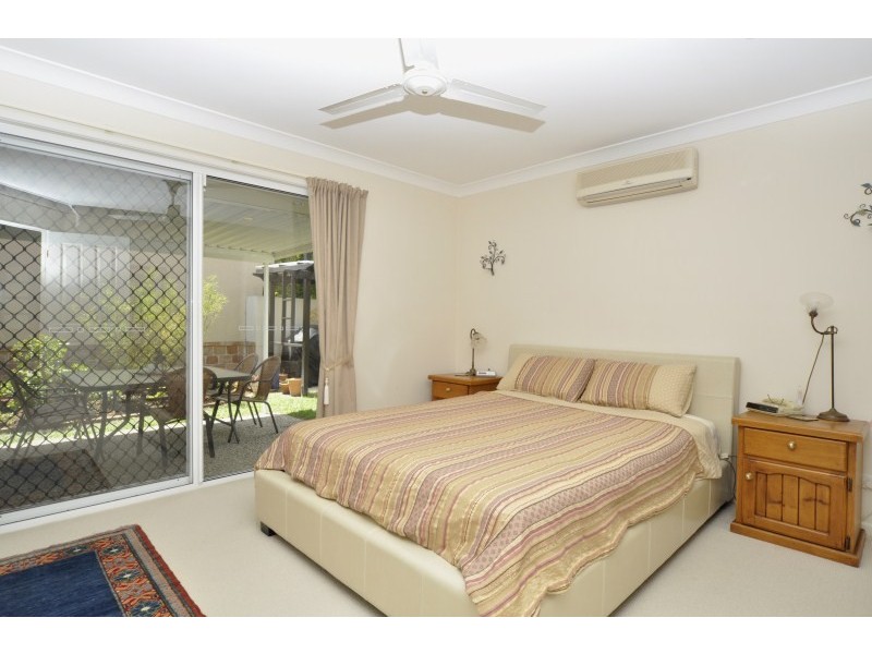 25 Leighanne Crescent, Arundel QLD 4214