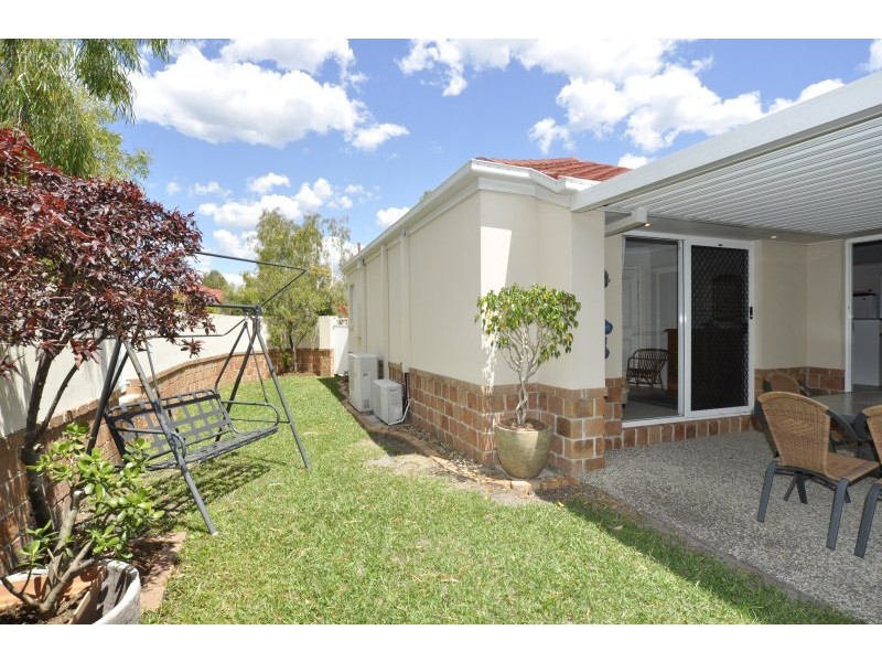 25 Leighanne Crescent, Arundel QLD 4214