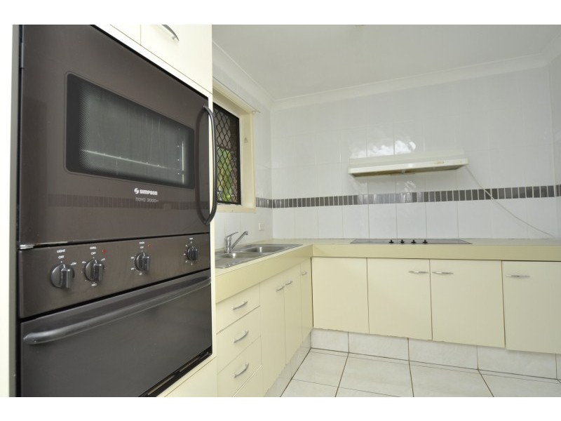 2/7 Jessica Court, Arundel QLD 4214