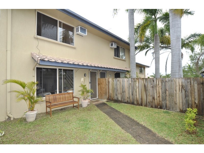 32/63 Olsen Avenue, Labrador QLD 4215