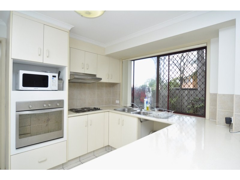 4/212 Central Street, Labrador QLD 4215