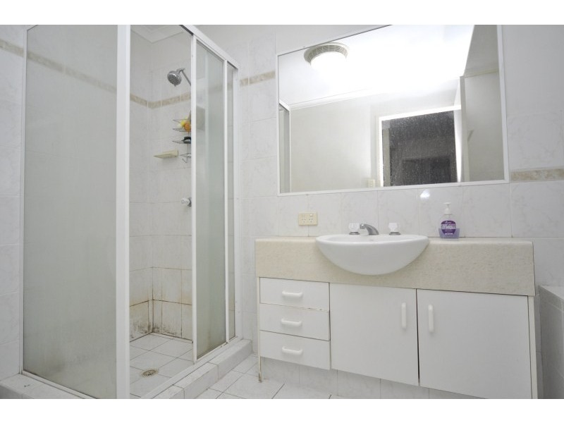 4/212 Central Street, Labrador QLD 4215