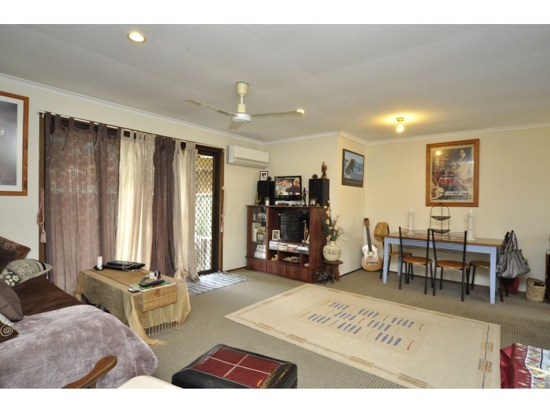 2/9 Botanical Drive, Labrador QLD 4215