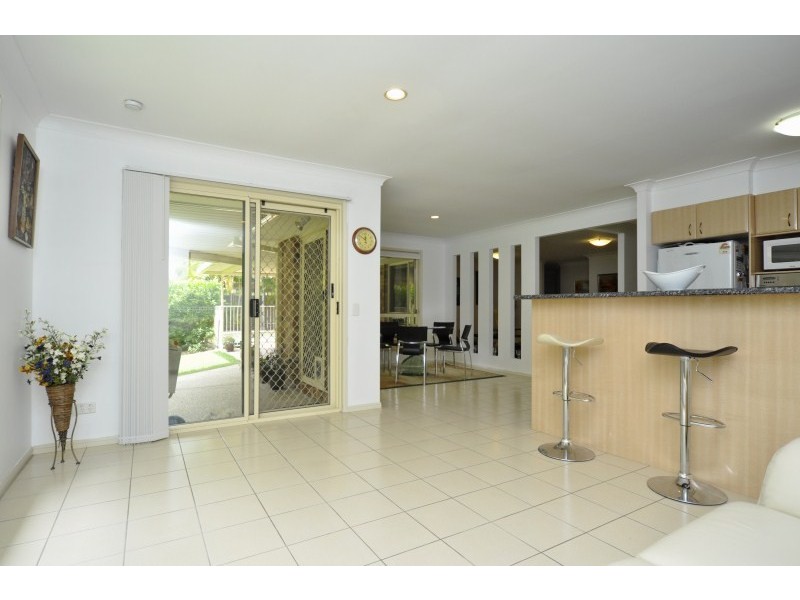 5 Aoki Court, Parkwood QLD 4214