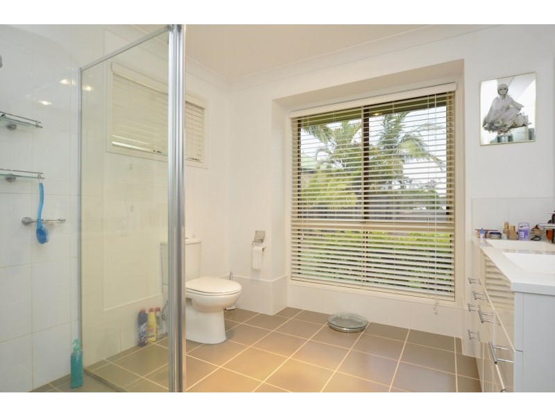 5 Aoki Court, Parkwood QLD 4214