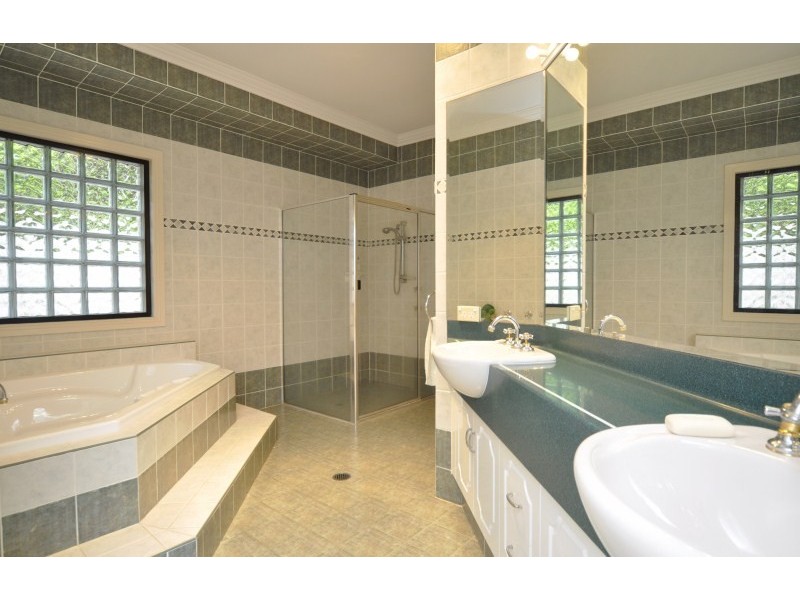 277 Napper Road, Arundel QLD 4214