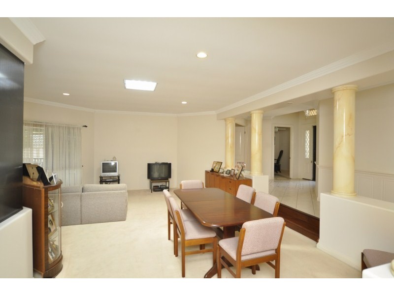 277 Napper Road, Arundel QLD 4214