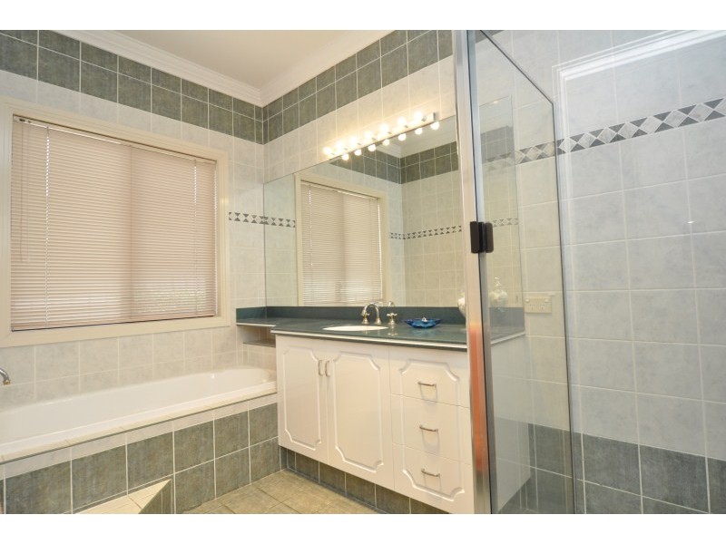 277 Napper Road, Arundel QLD 4214