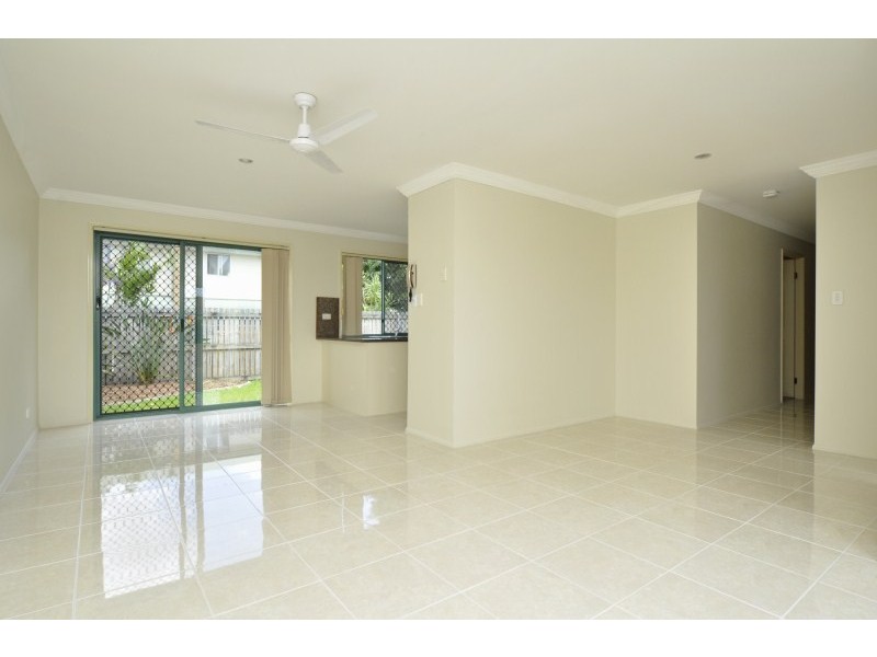 4/222 Central Street, Labrador QLD 4215
