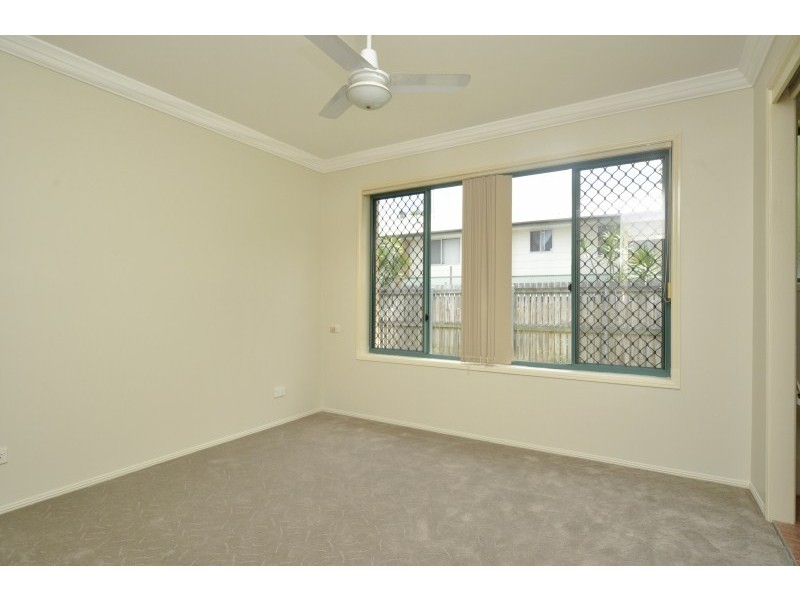 4/222 Central Street, Labrador QLD 4215